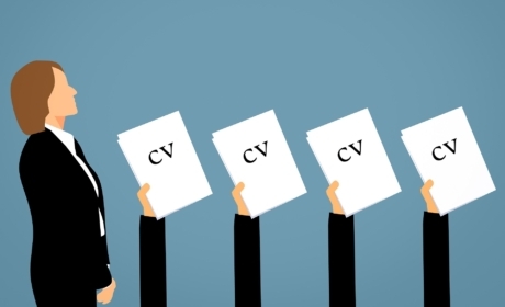 Výběrové řízení na místo docenta/ky nebo odborného asistenta/ky na KMPS